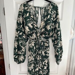 Abercrombie & Fitch Cut-Out Plunge Maxi Dress